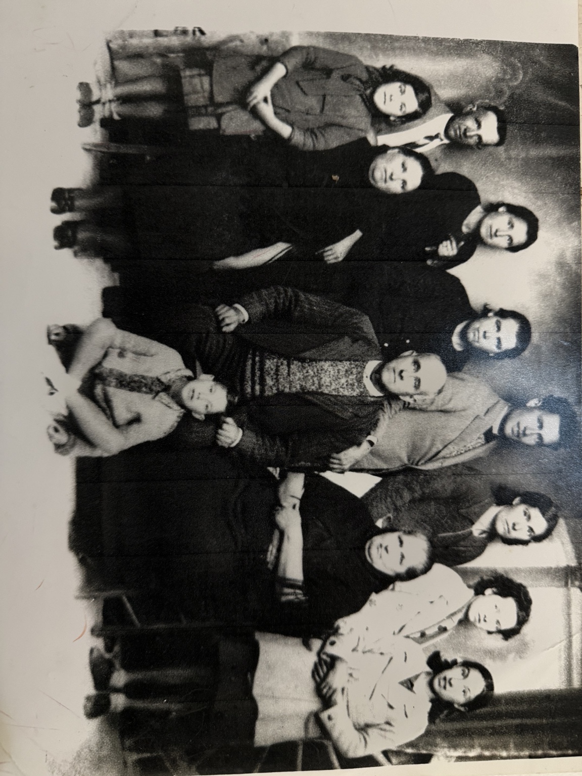 Fotografía histórica de la familia que habitaba Cassai hace casi cien años